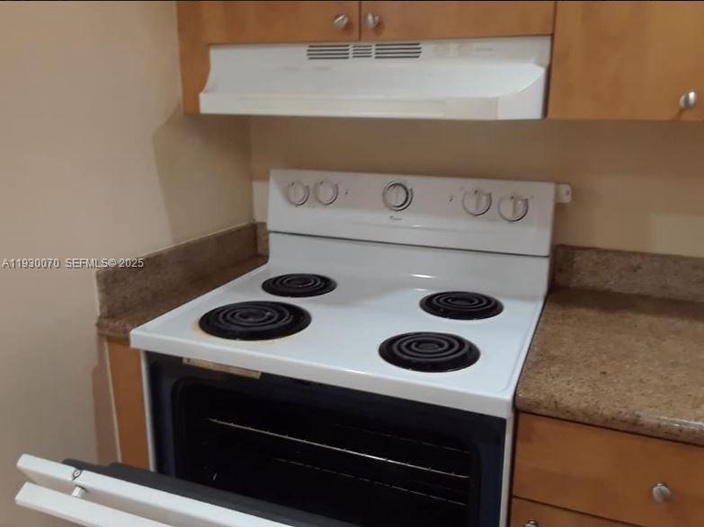 5 OLIVE DRIVE CONDO - Residential Lease