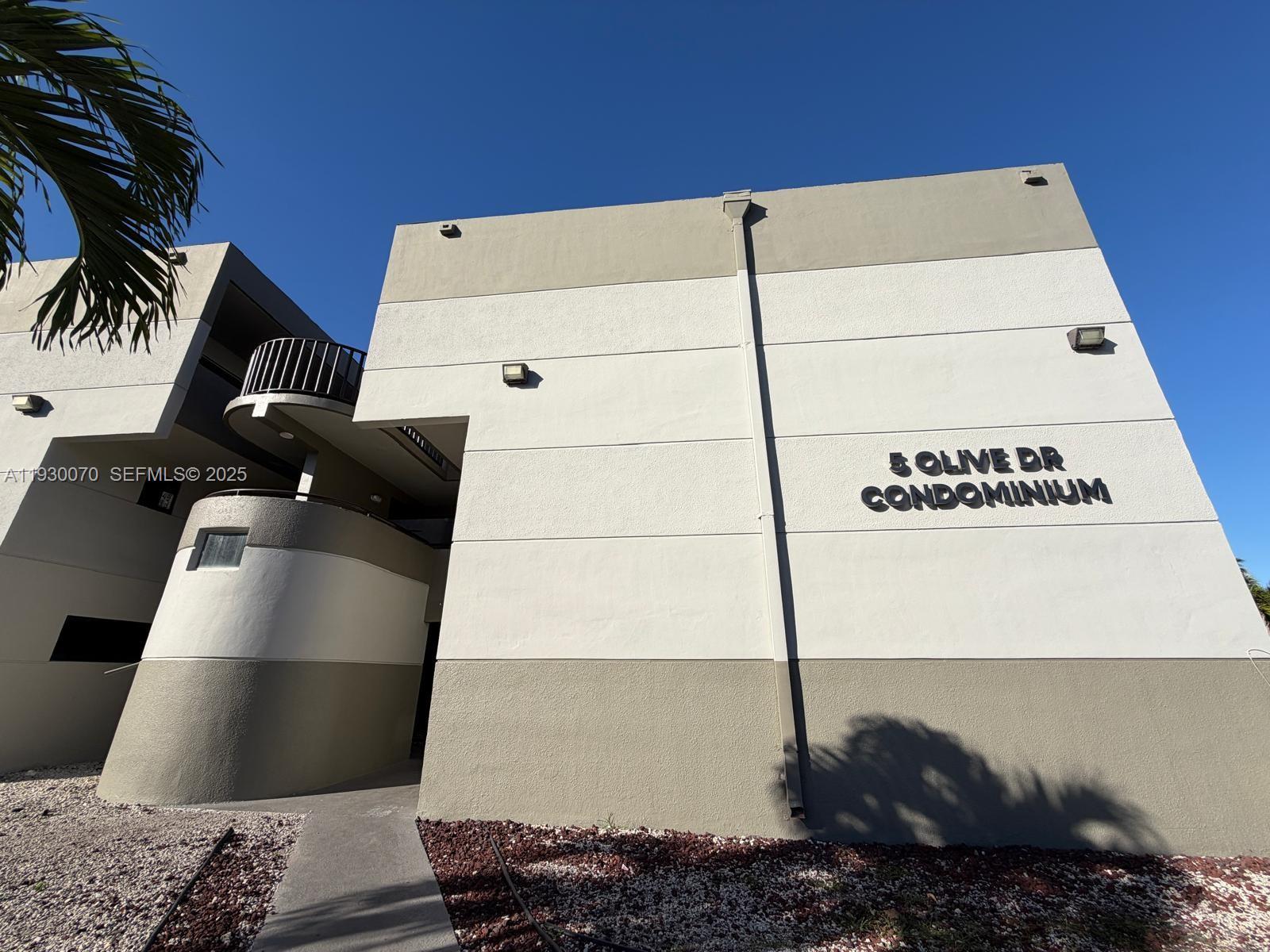 5 OLIVE DRIVE CONDO - Residential Lease