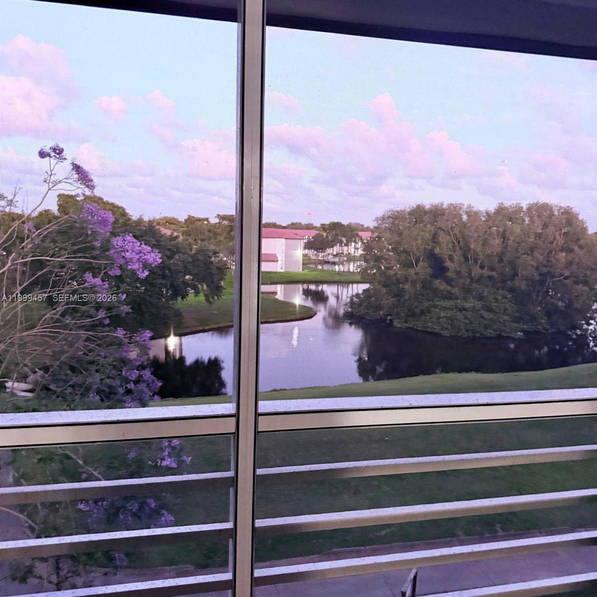 ARROWHEAD CONDO NO VII - Residential