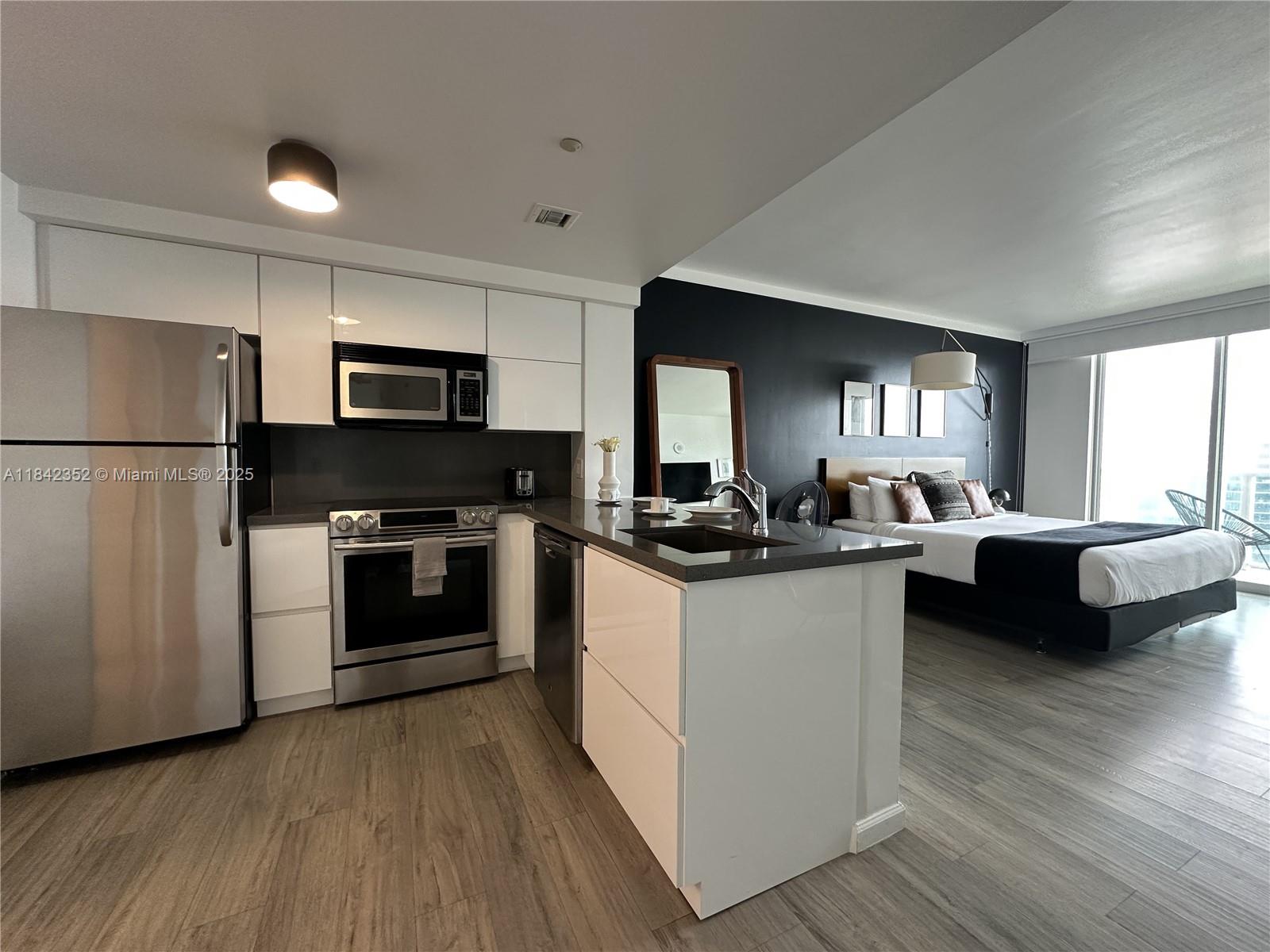 MUTINY PARK CONDO - Residential