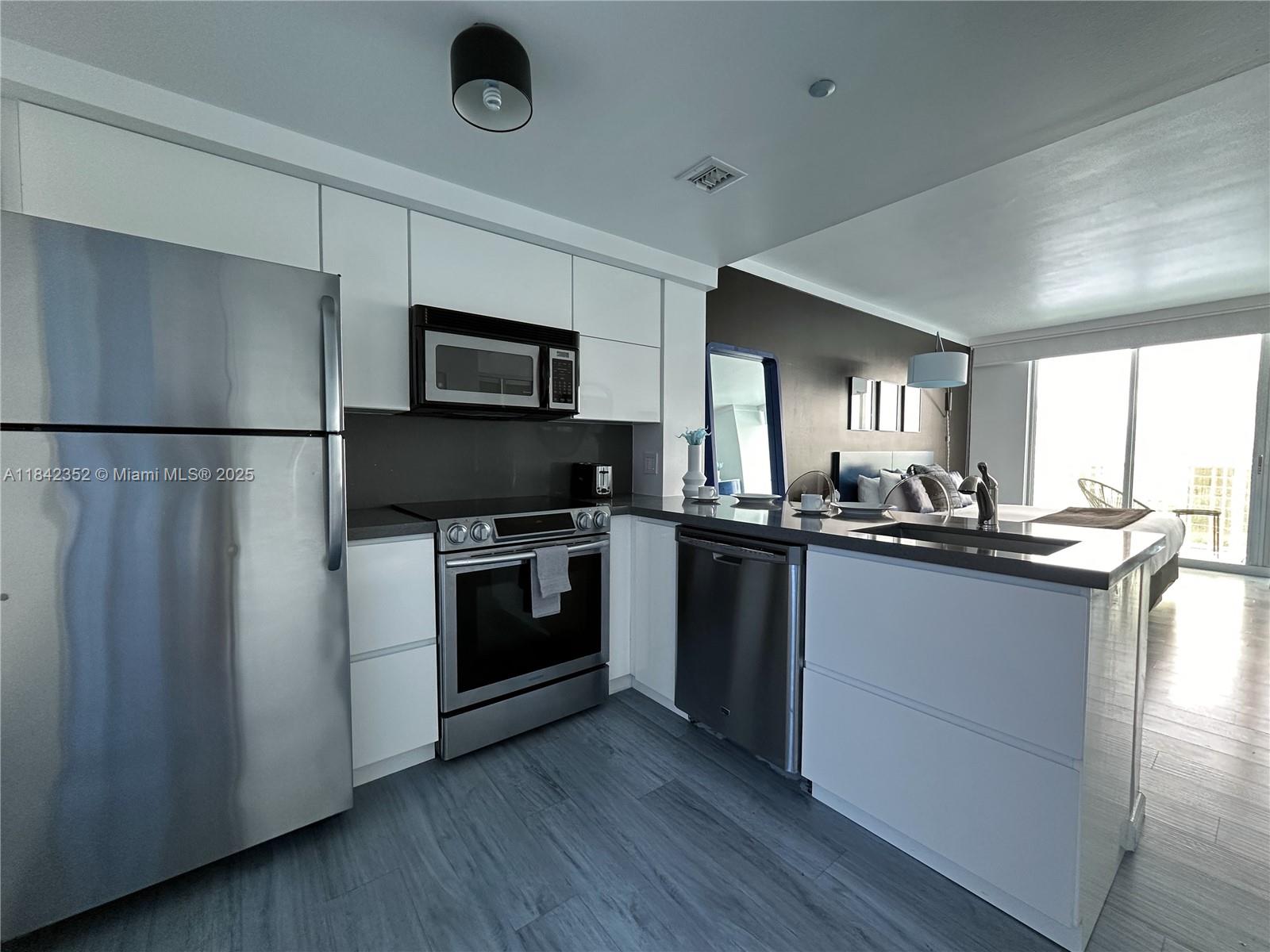 MUTINY PARK CONDO - Residential