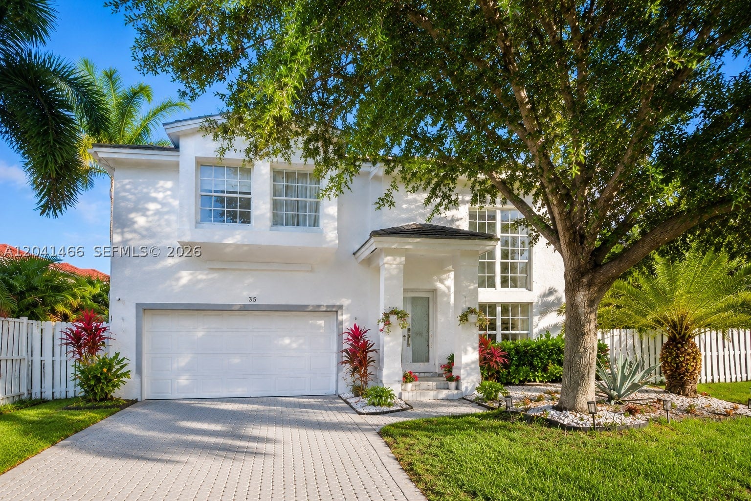 85 Gables Blvd, Weston FL 33326