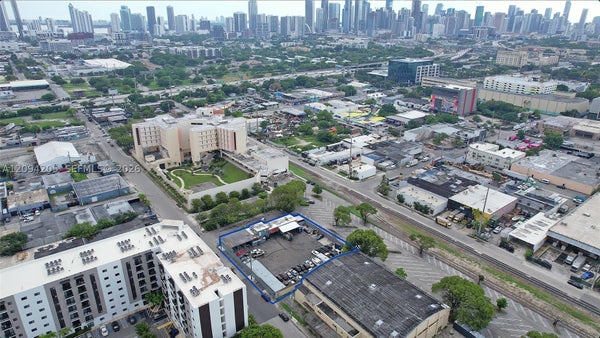 2250 NW 8TH AVE, MIAMI, FL 33127 - Image ee32bc7f91fb9d92fcf69b7cdae5daaf/2398955310
