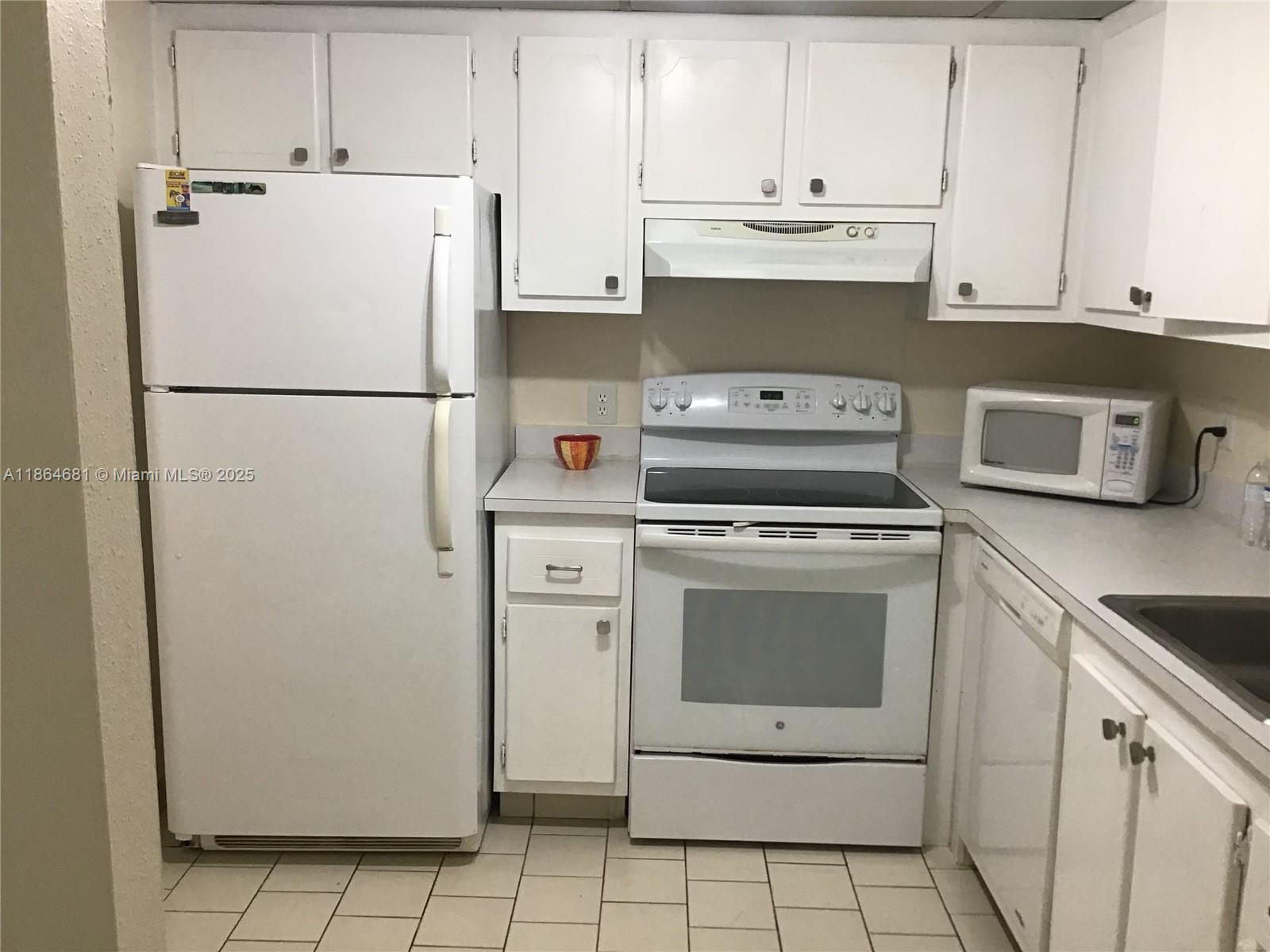 KINGS POINT SAXONY CONDOS - Residential Lease