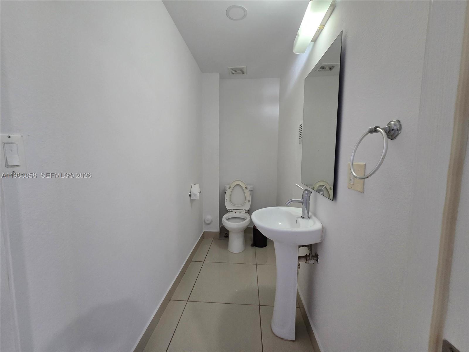 PARADISE GARDENS - Residential Lease