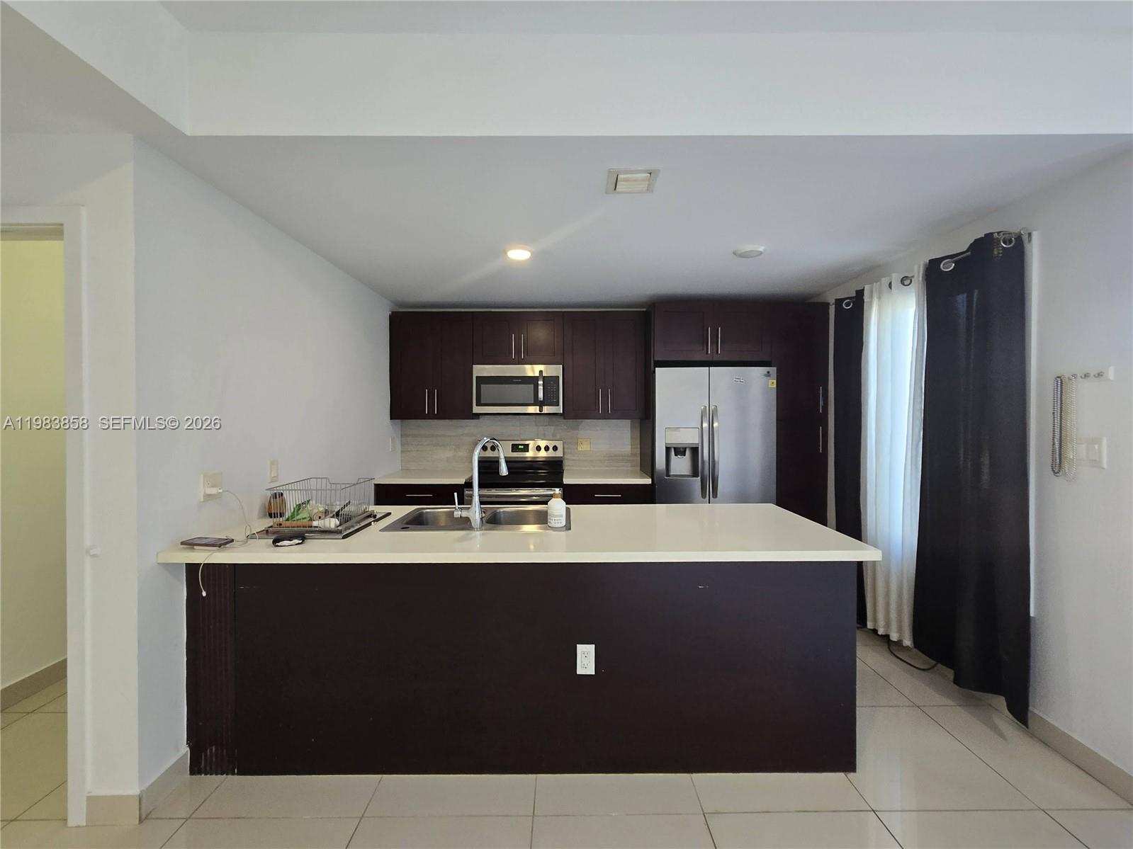 PARADISE GARDENS - Residential Lease