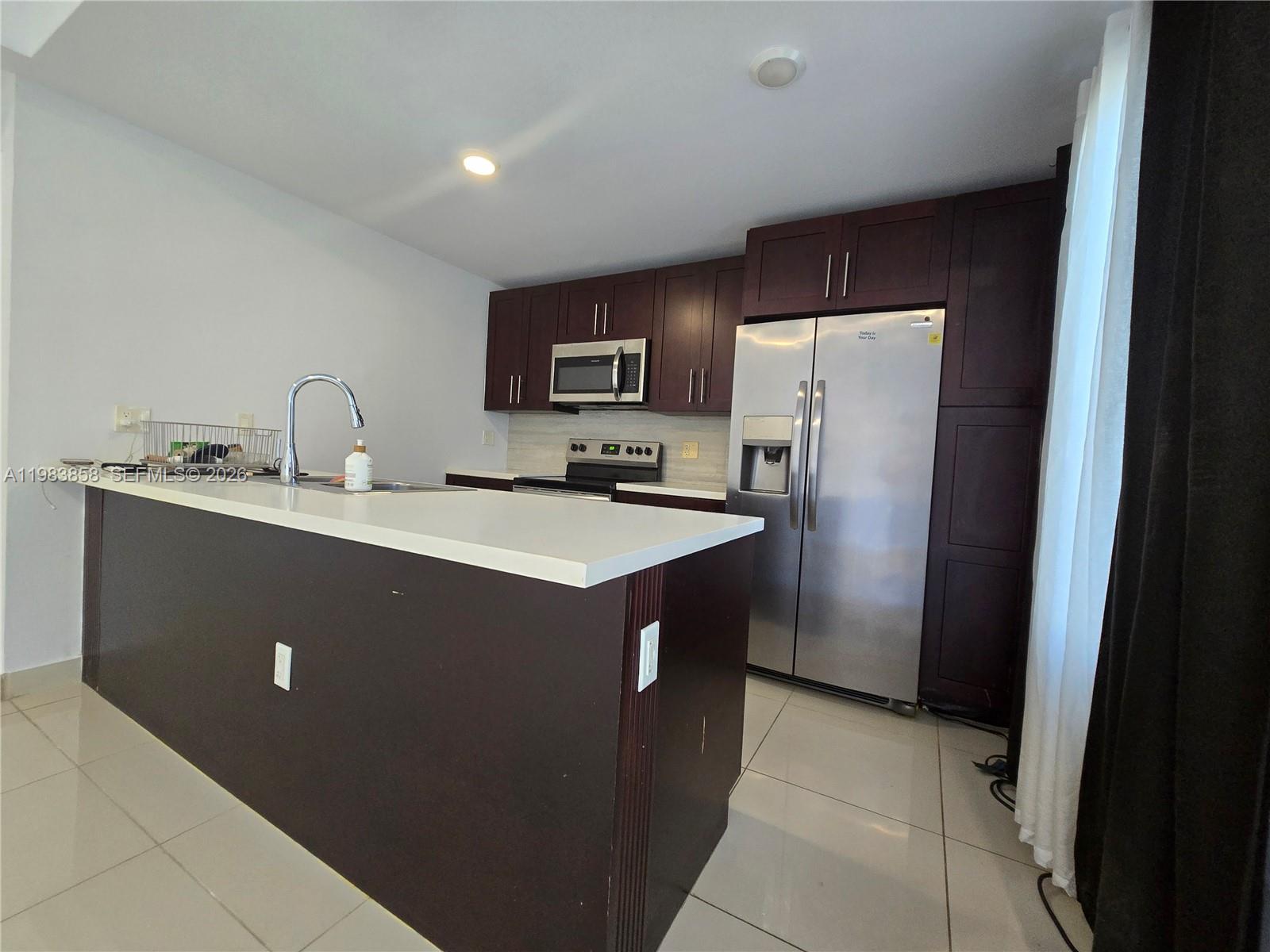 PARADISE GARDENS - Residential Lease