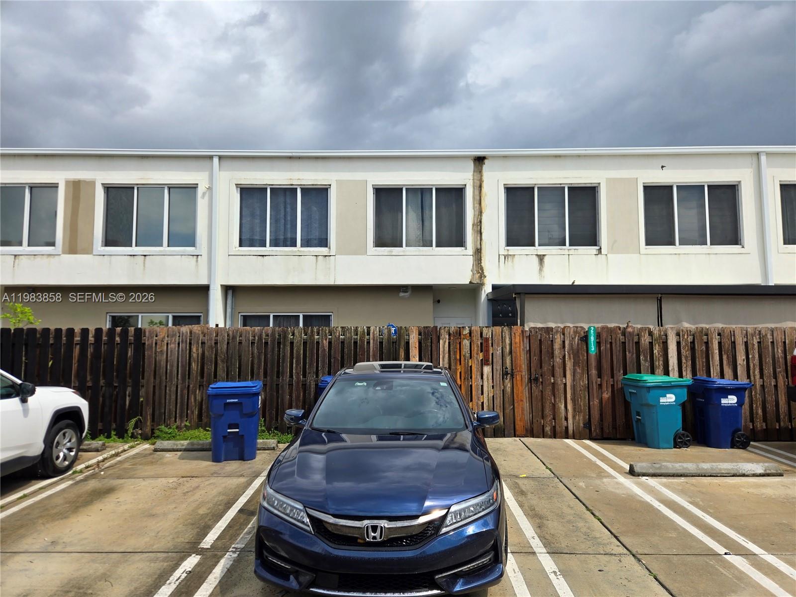 PARADISE GARDENS - Residential Lease