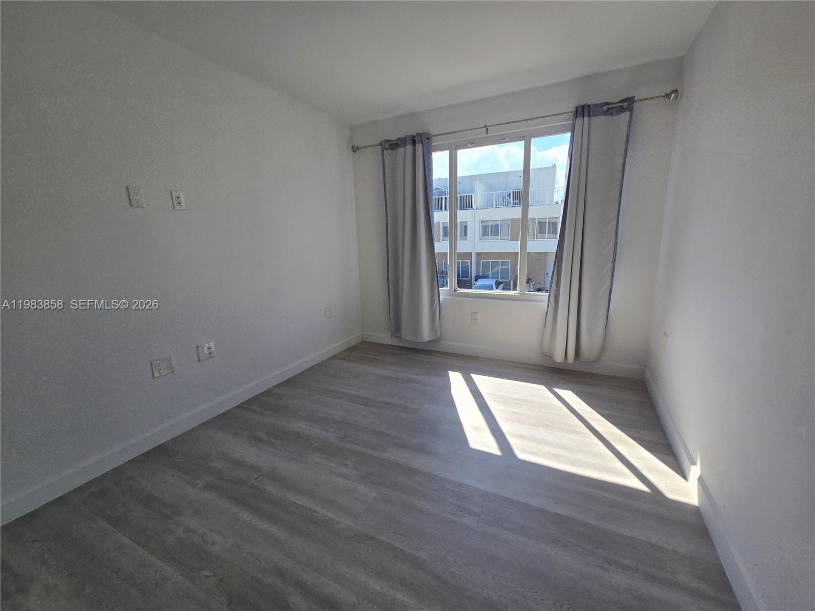 PARADISE GARDENS - Residential Lease