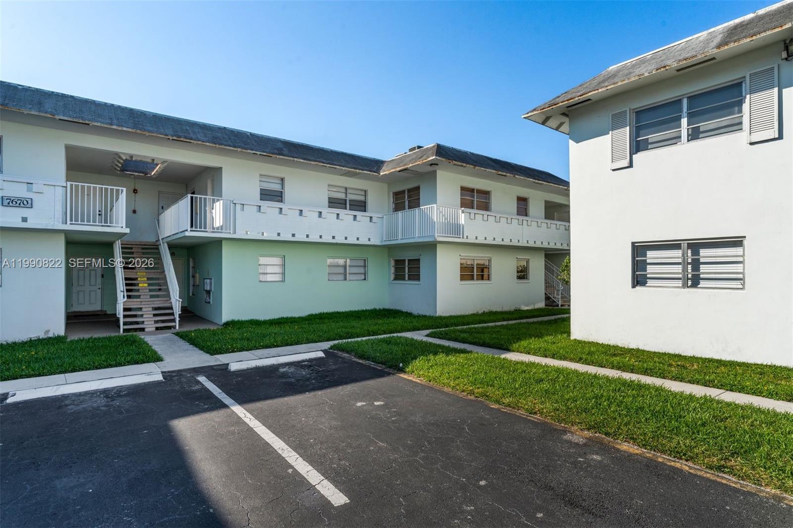 VILLAGE AT DADELAND CONDO - Residential