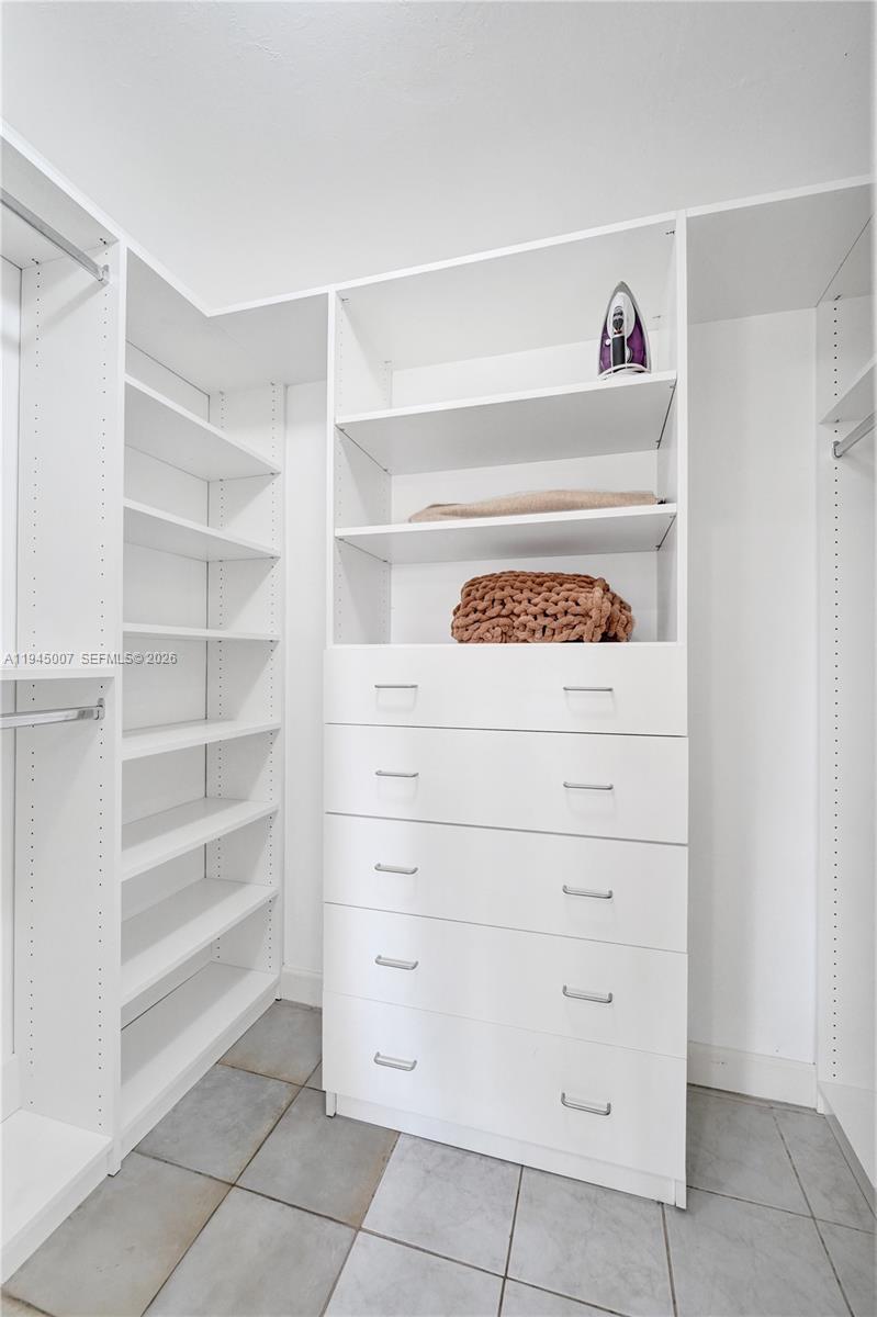 WILTON MANORS CORAL POINT - Residential