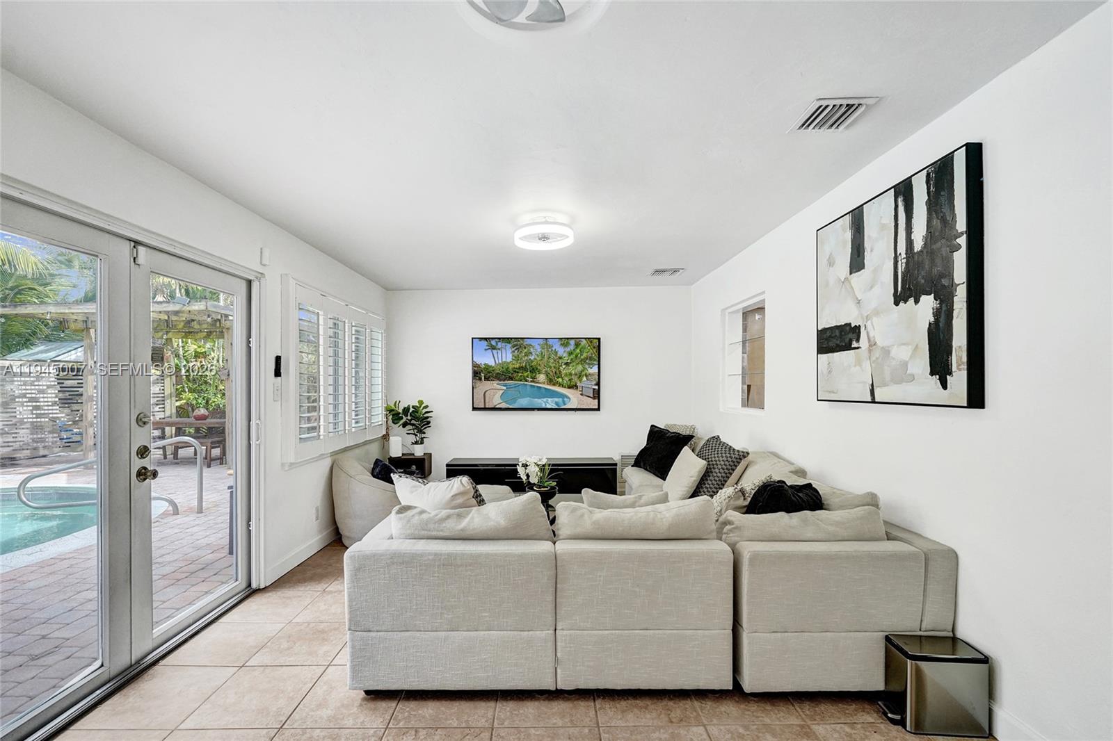 WILTON MANORS CORAL POINT - Residential