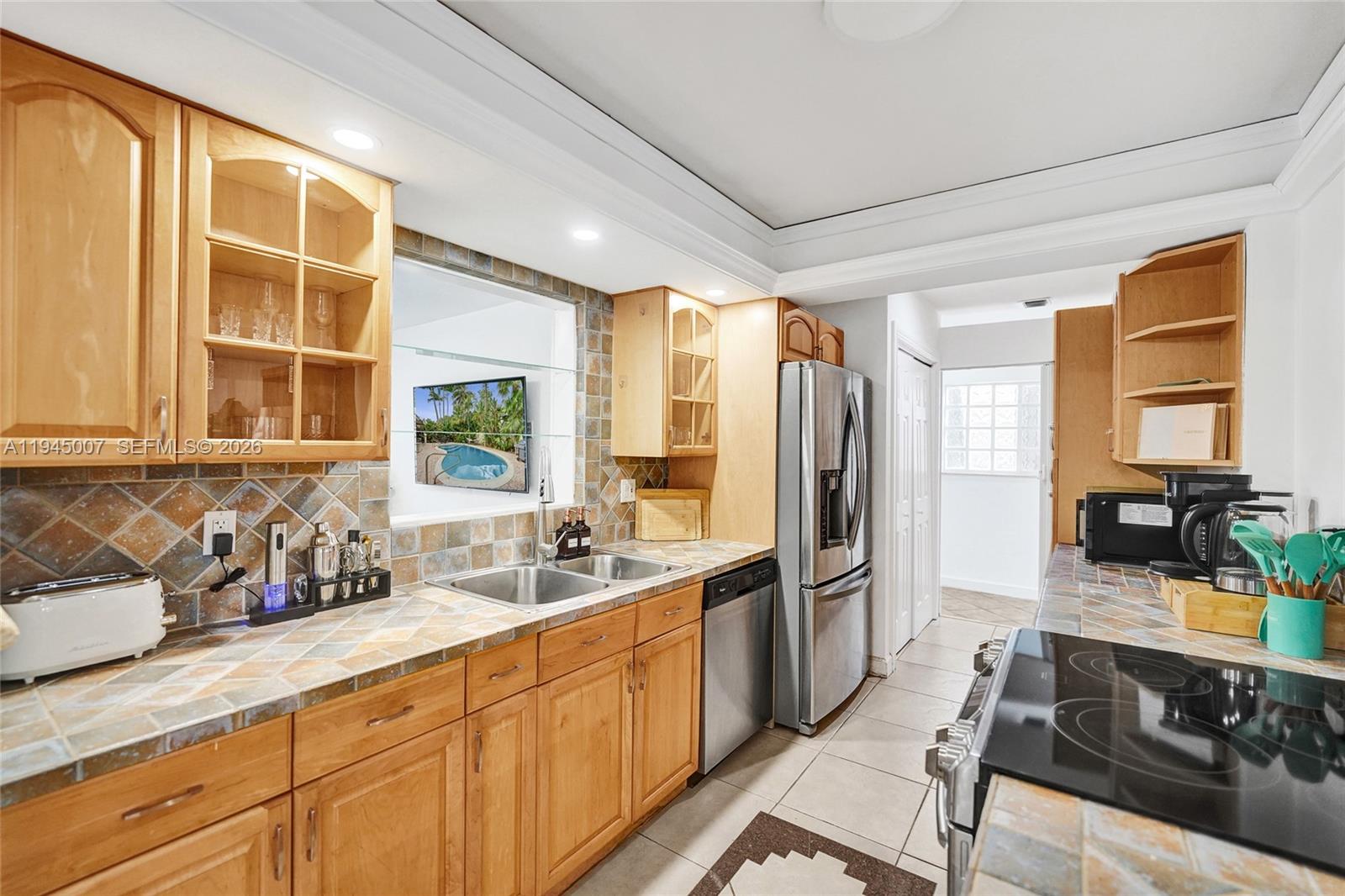 WILTON MANORS CORAL POINT - Residential