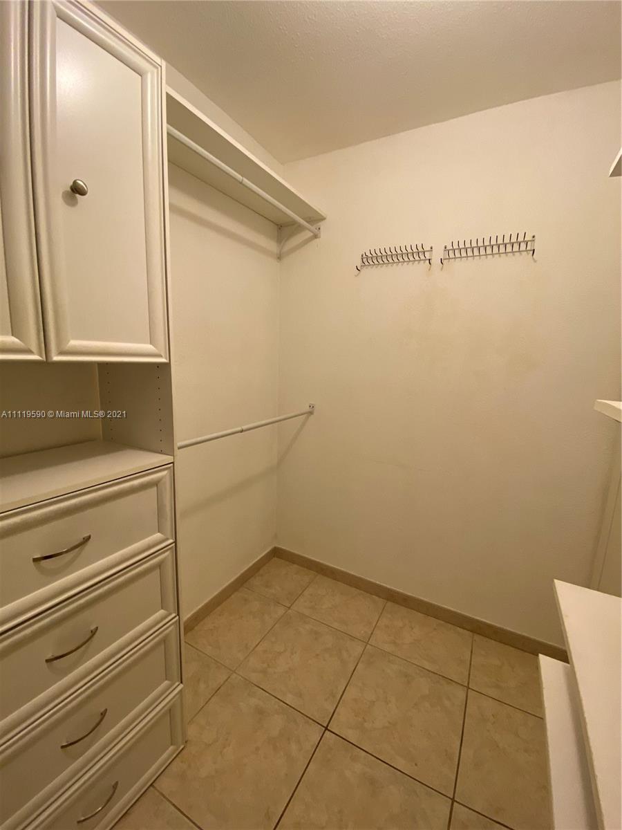 LAKEWOOD ESTATES PATIO HO - Residential Lease