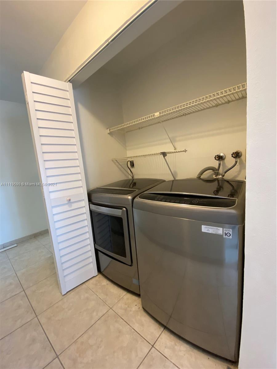 LAKEWOOD ESTATES PATIO HO - Residential Lease