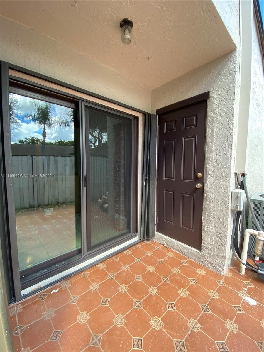 LAKEWOOD ESTATES PATIO HO - Residential Lease