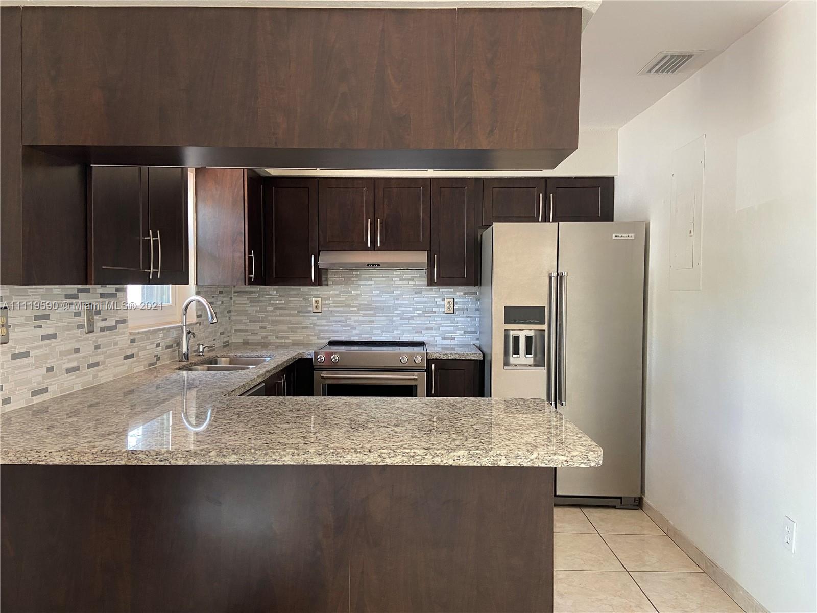 LAKEWOOD ESTATES PATIO HO - Residential Lease