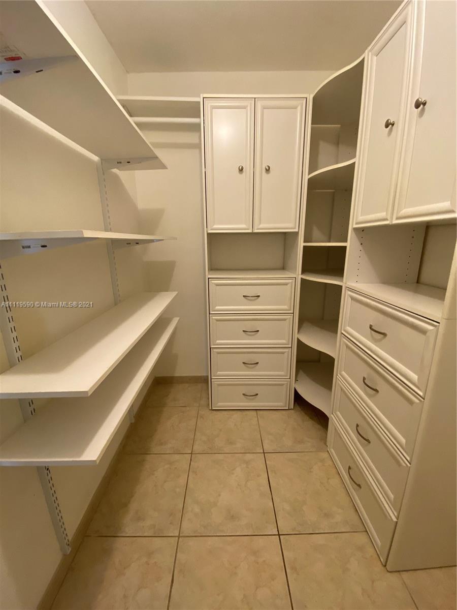 LAKEWOOD ESTATES PATIO HO - Residential Lease