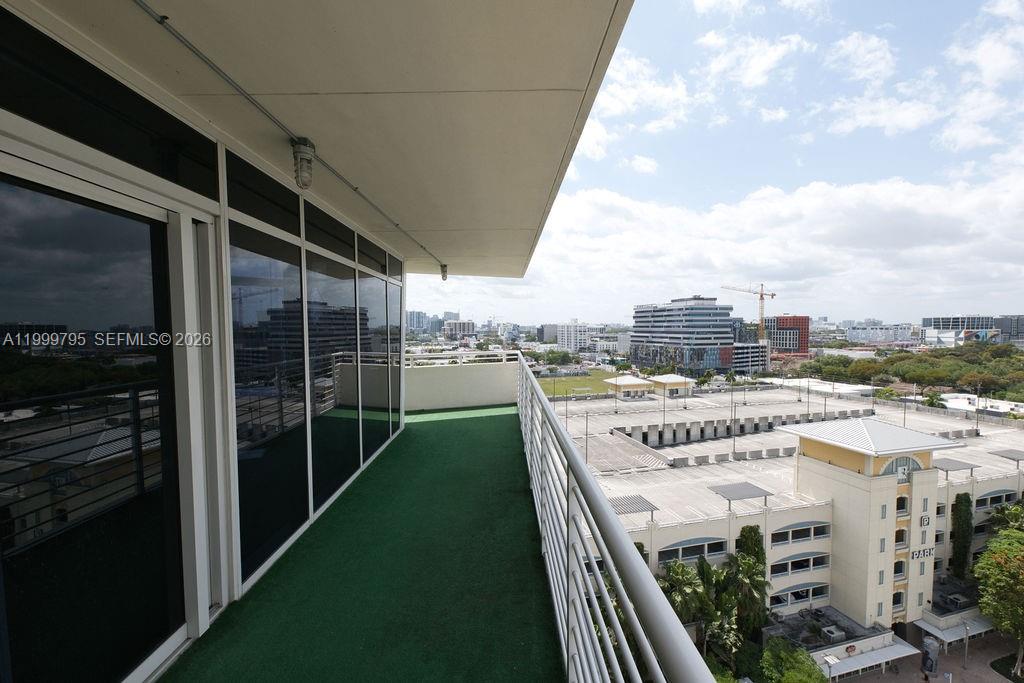 MIDBLOCK MIAMI CONDO - Residential Lease