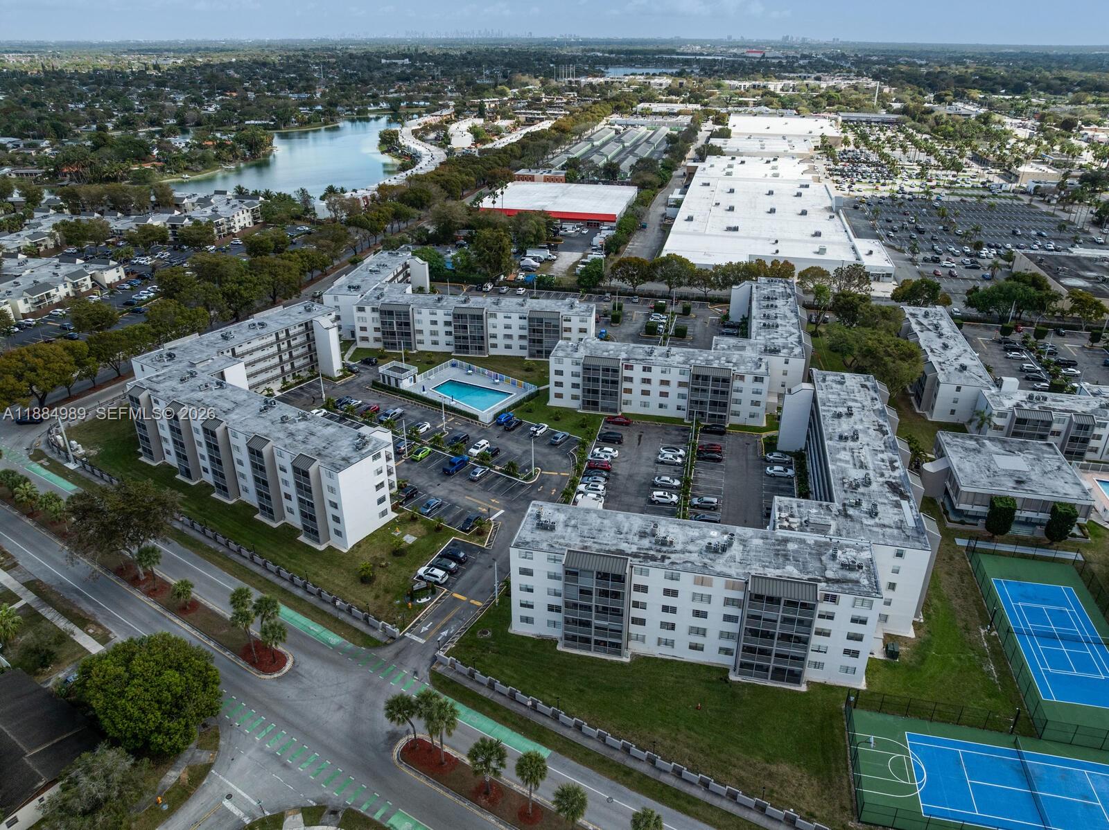 EL CONQUISTADOR NORTH CON - Residential