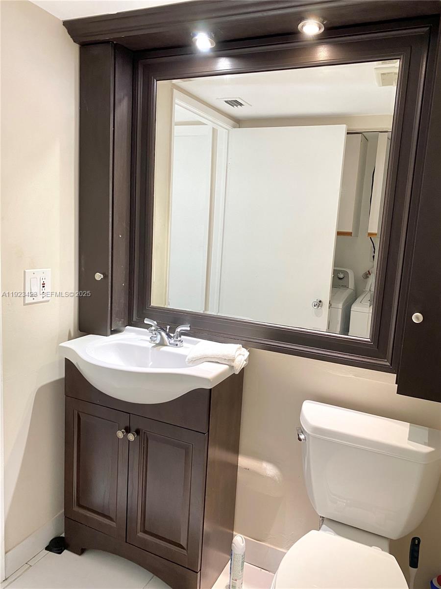 MYSTIC POINTE CONDO NO TW - Residential