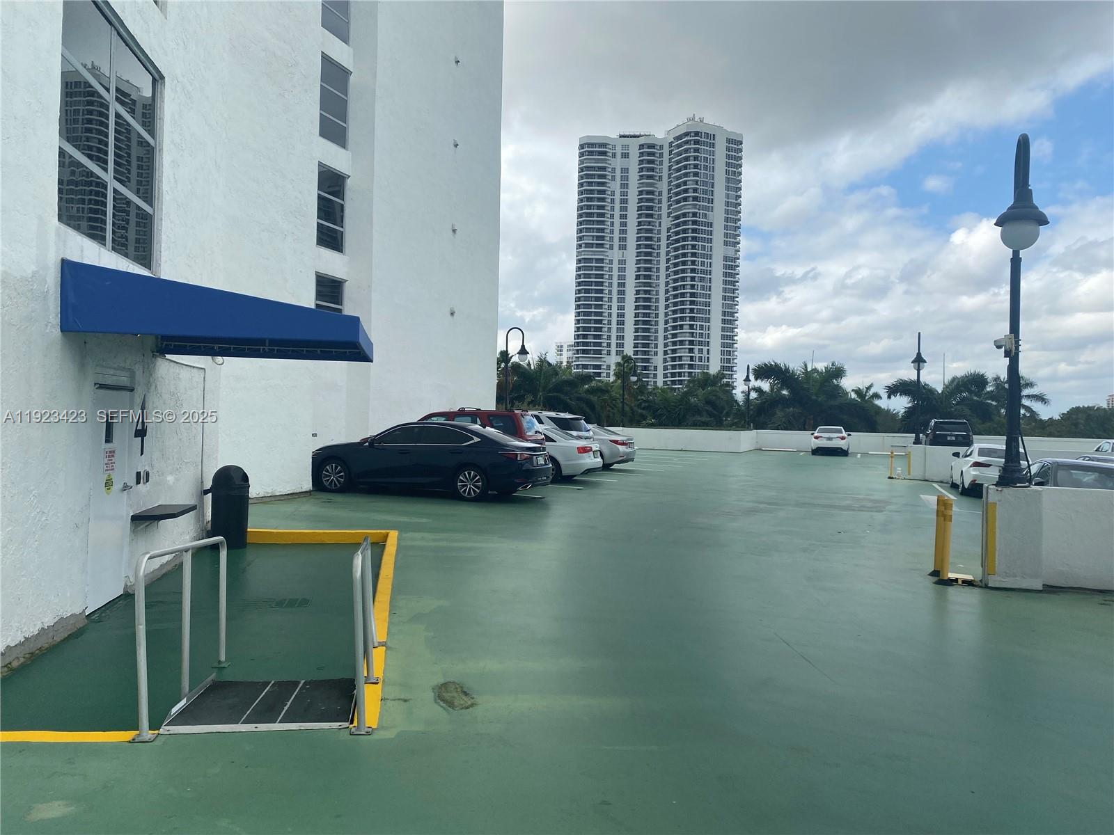 MYSTIC POINTE CONDO NO TW - Residential