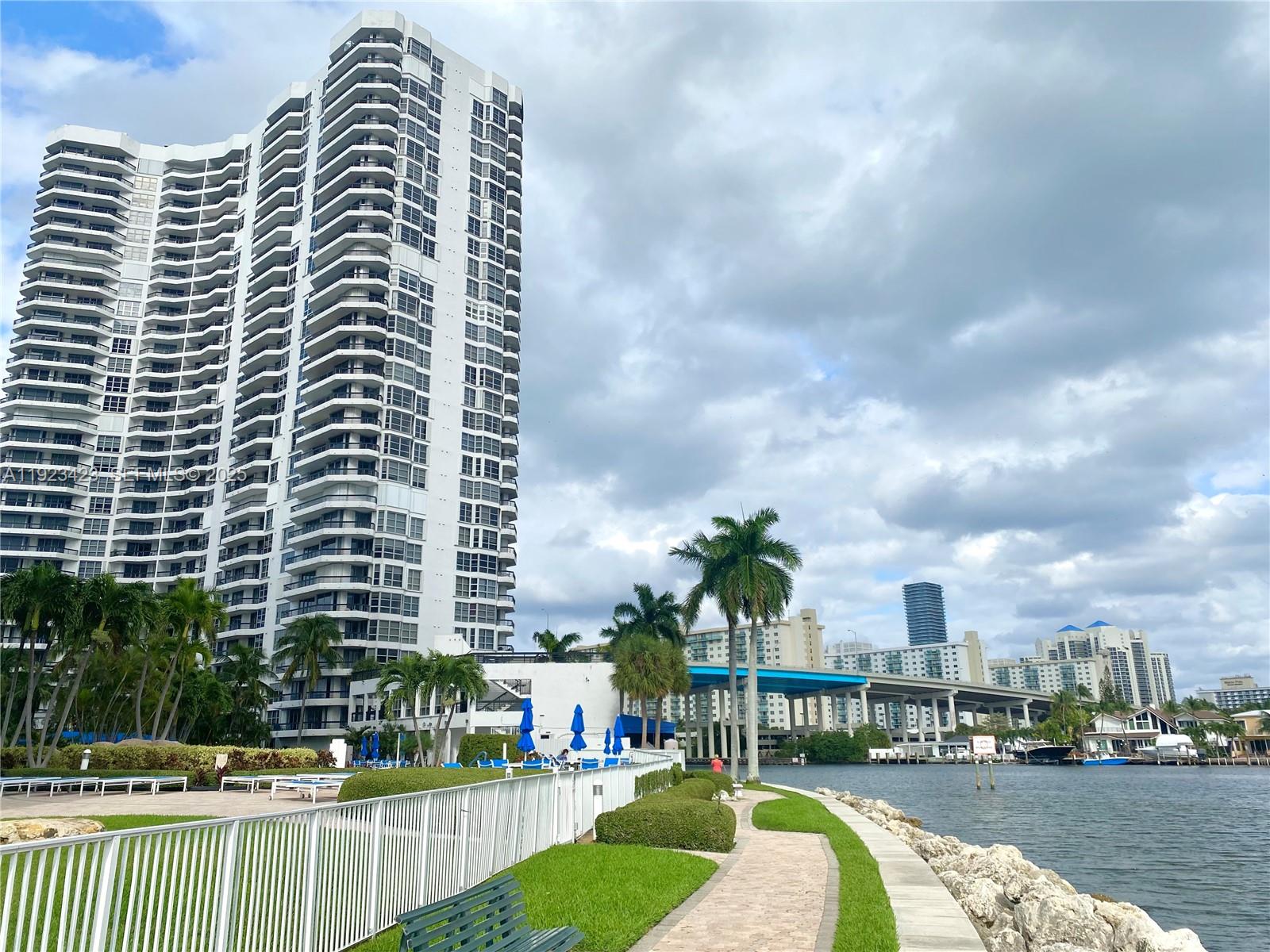MYSTIC POINTE CONDO NO TW - Residential