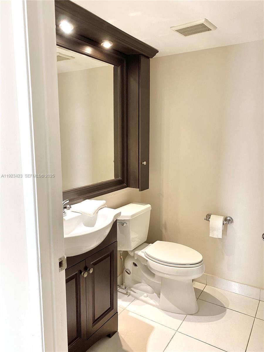 MYSTIC POINTE CONDO NO TW - Residential