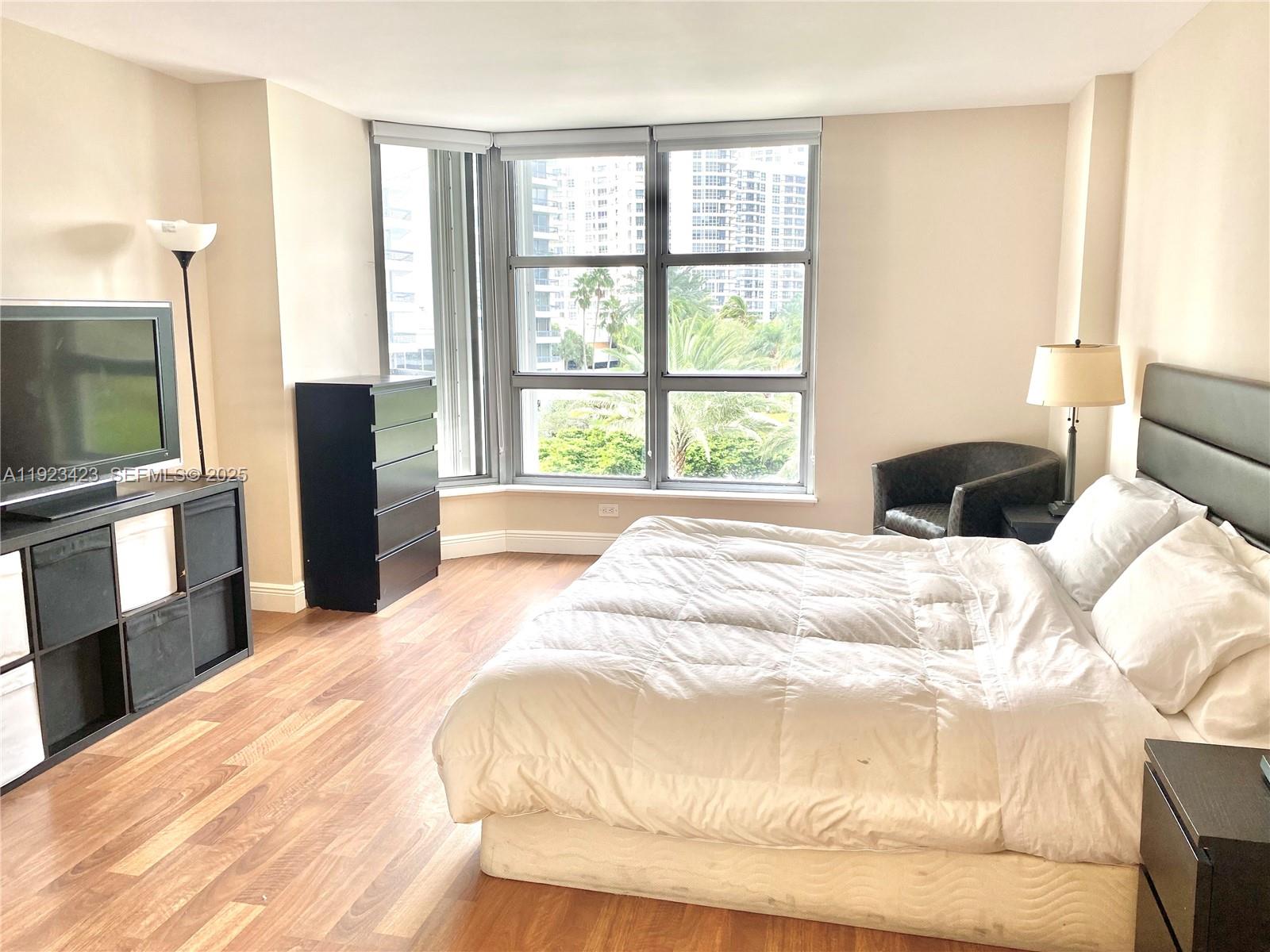 MYSTIC POINTE CONDO NO TW - Residential