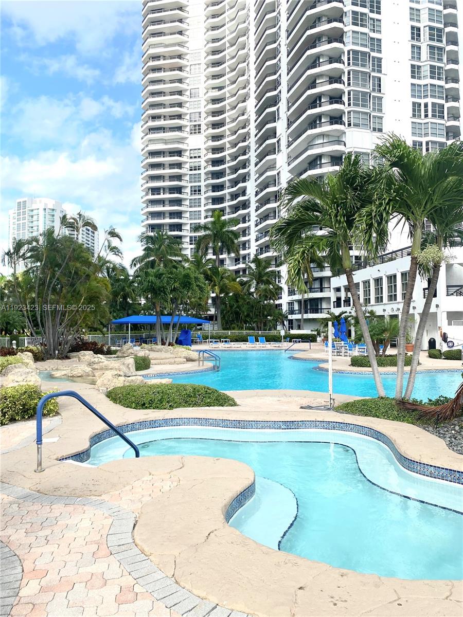 MYSTIC POINTE CONDO NO TW - Residential