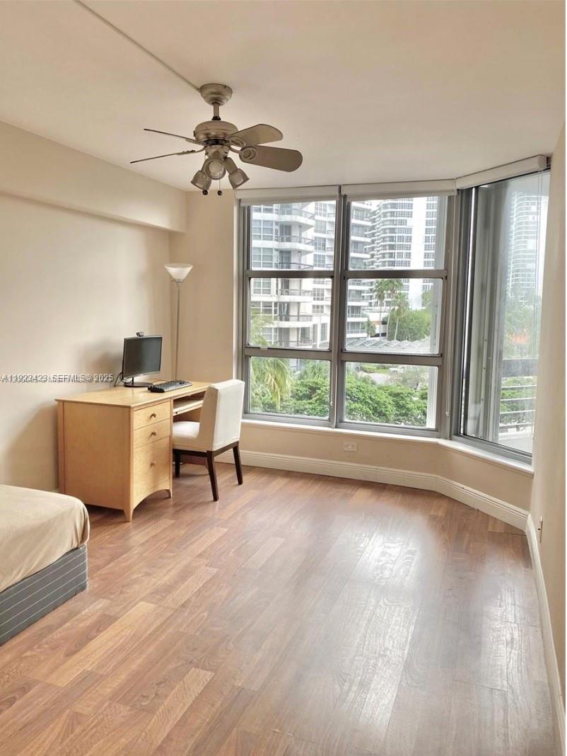 MYSTIC POINTE CONDO NO TW - Residential