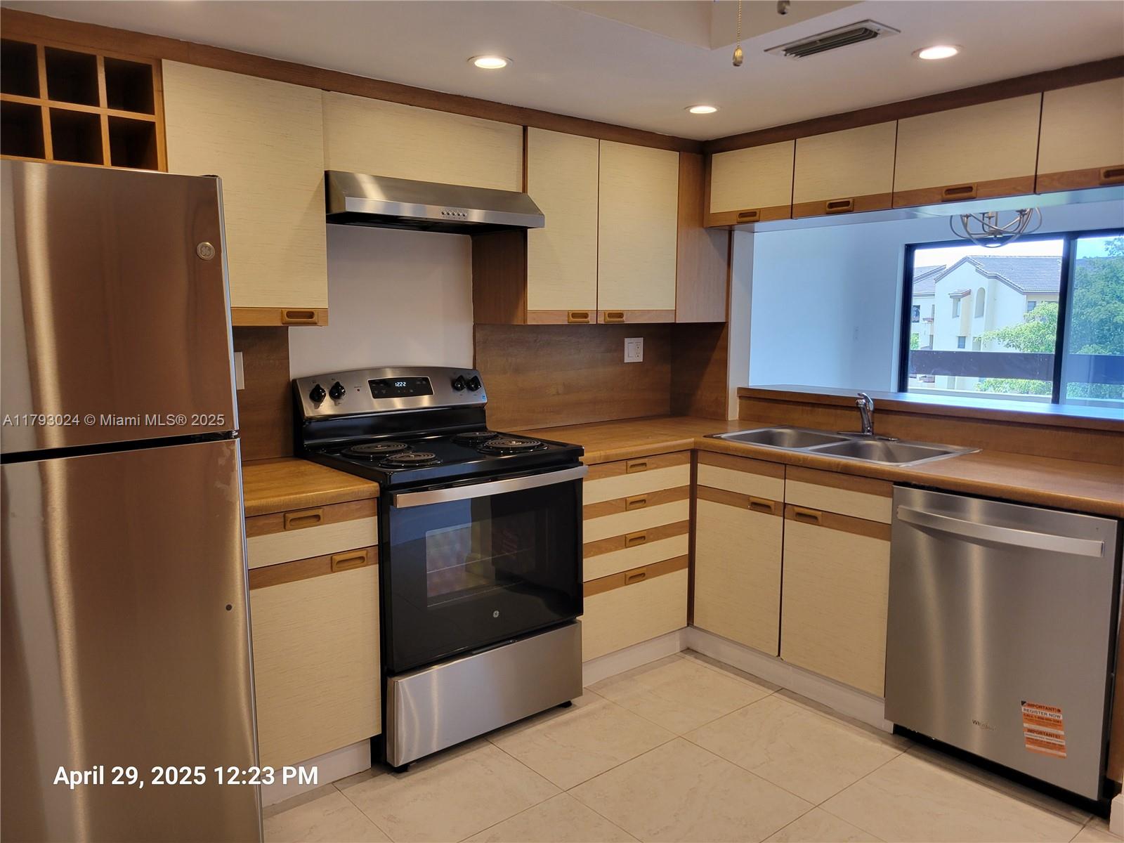 8860 SW 123rd Ct K405