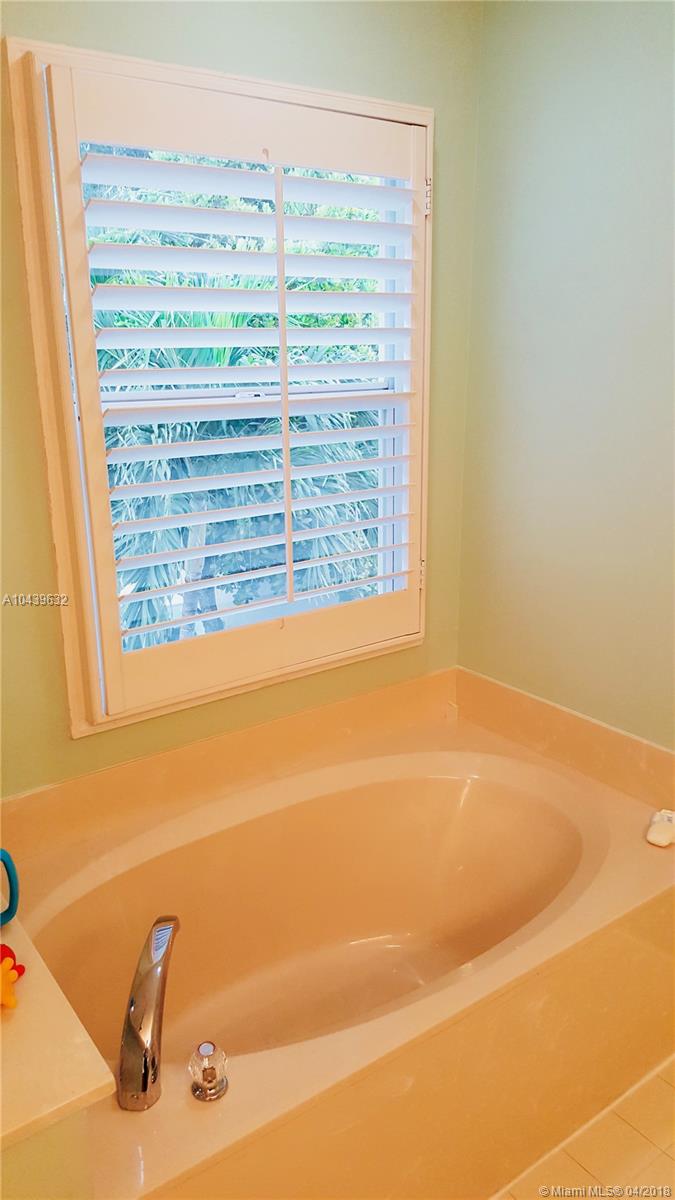 GABLES AT NORTHLAKE 1 - Residential Lease