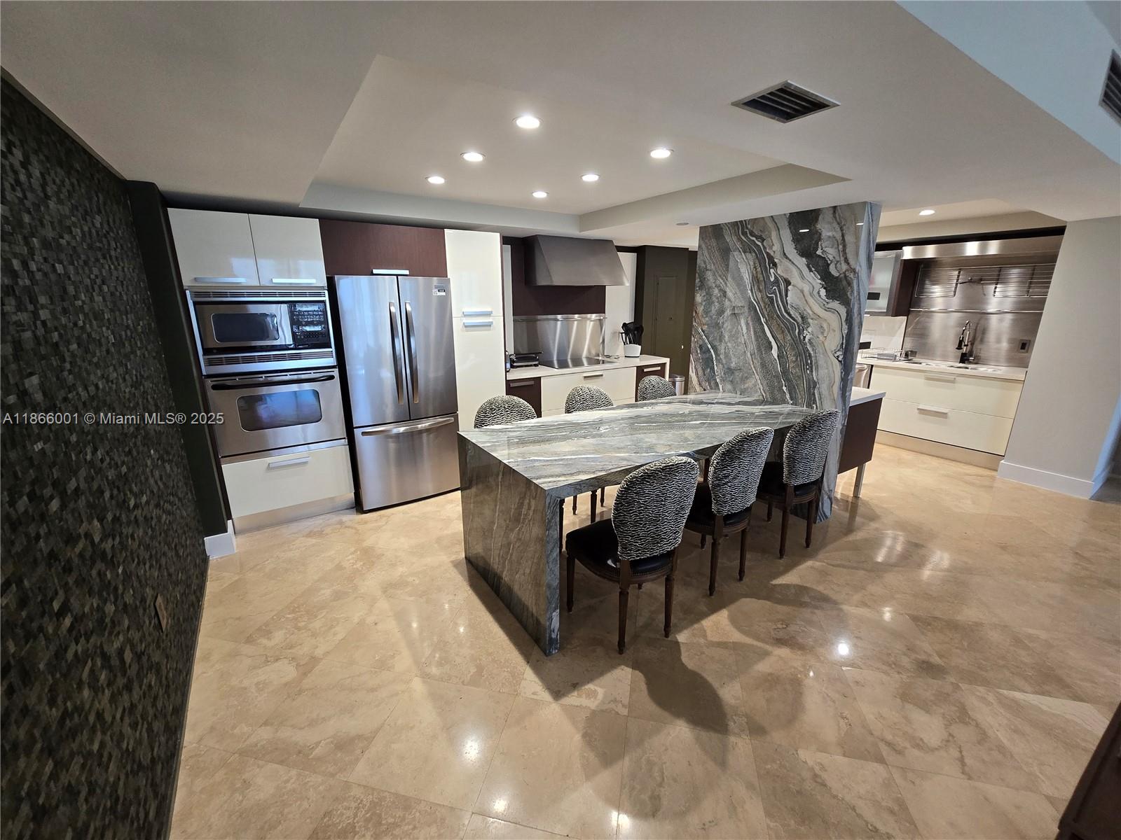 11113 Biscayne Blvd 854