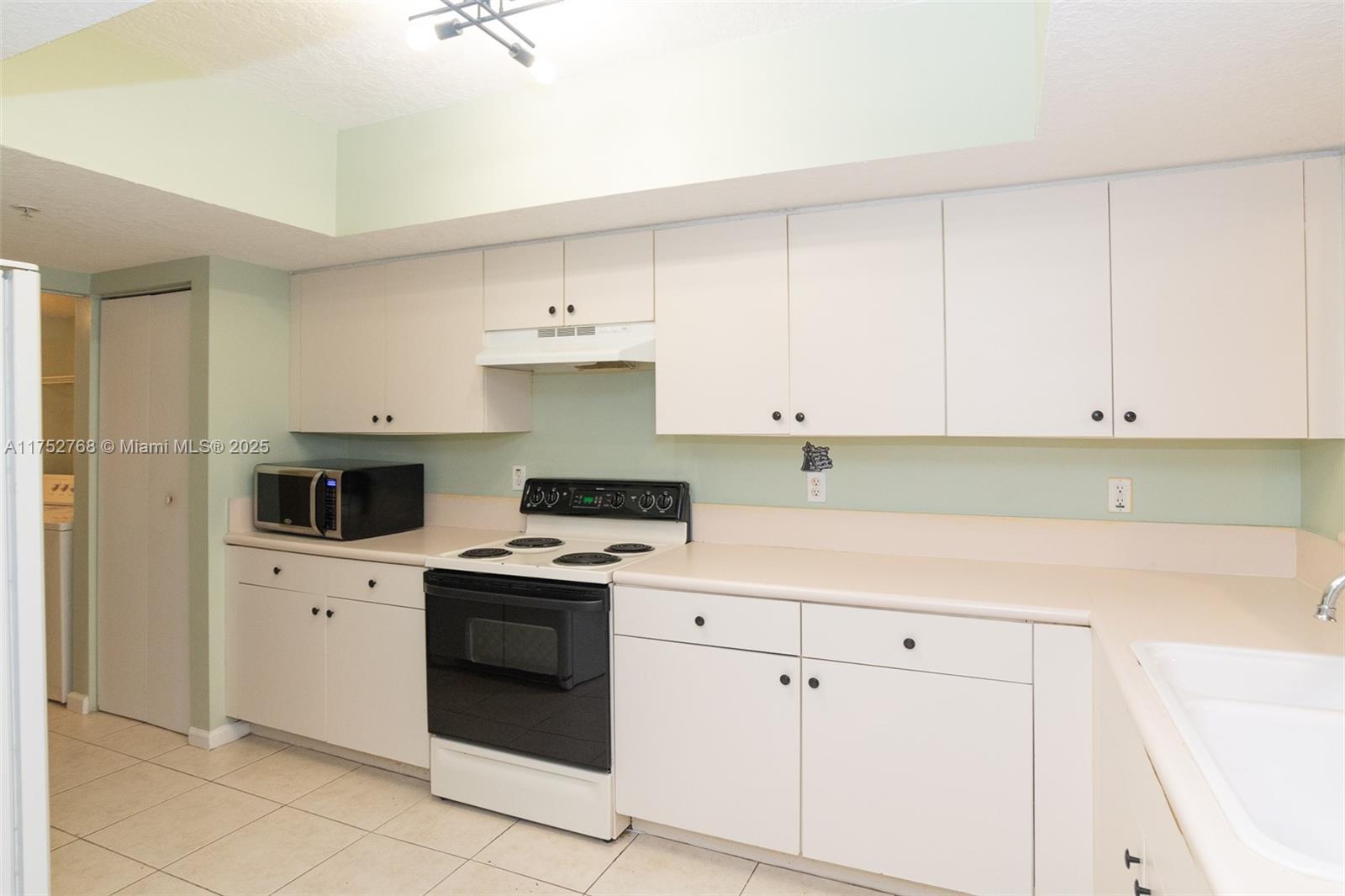 TARA II CONDO - Residential