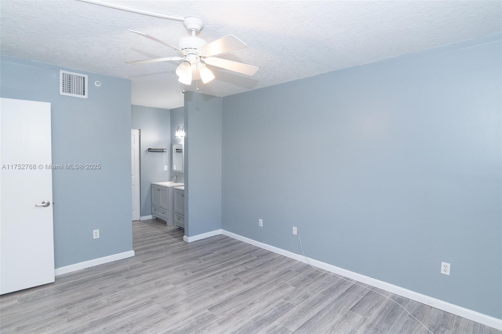 TARA II CONDO - Residential