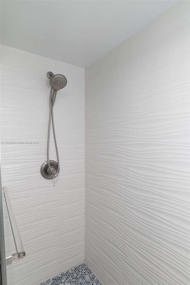TARA II CONDO - Residential