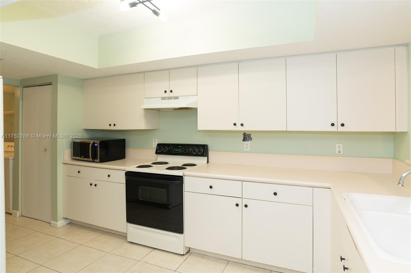 TARA II CONDO - Residential