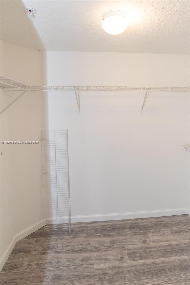 TARA II CONDO - Residential