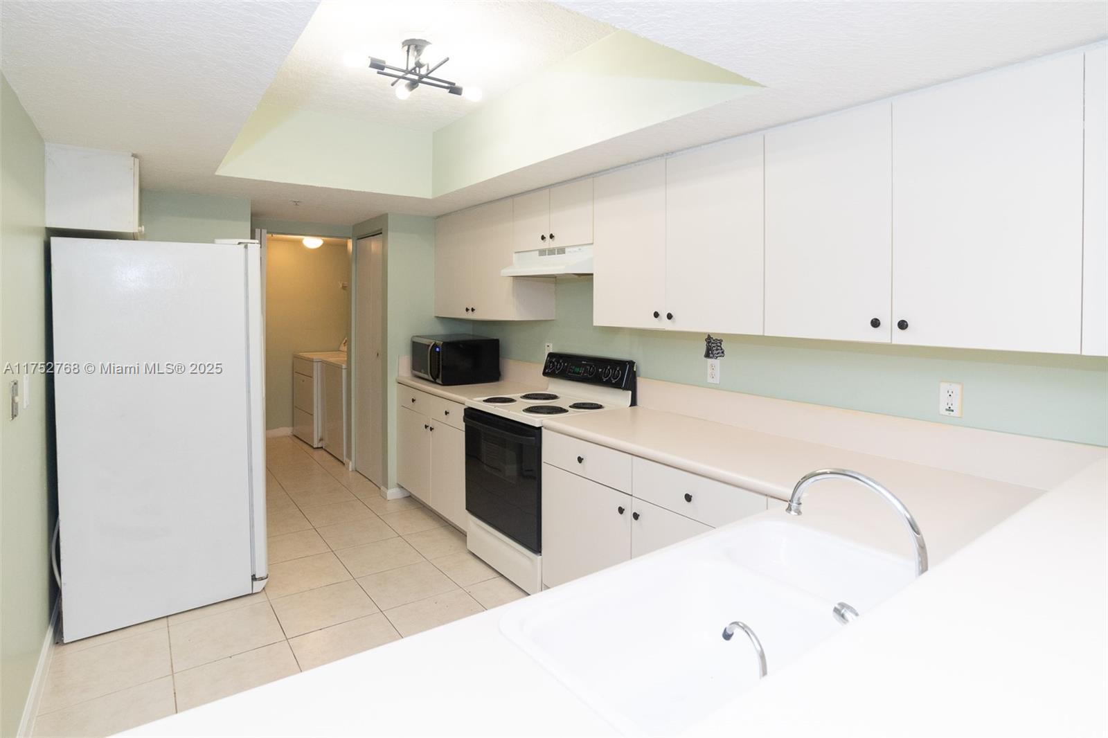 TARA II CONDO - Residential