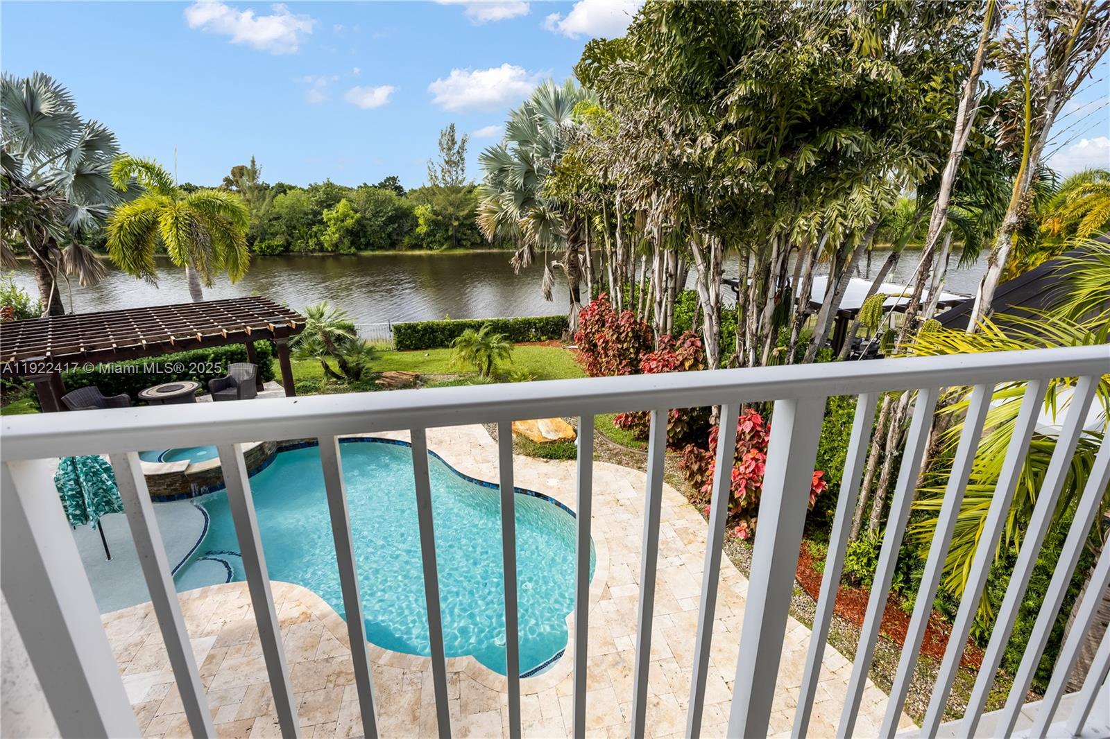 SUNSET LAKES PLAT THREE - Residential