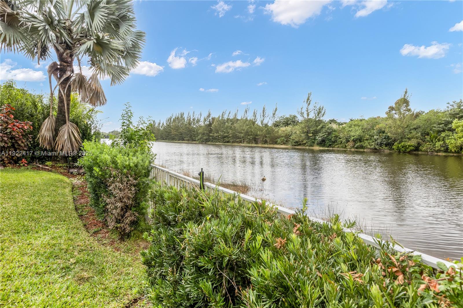 SUNSET LAKES PLAT THREE - Residential