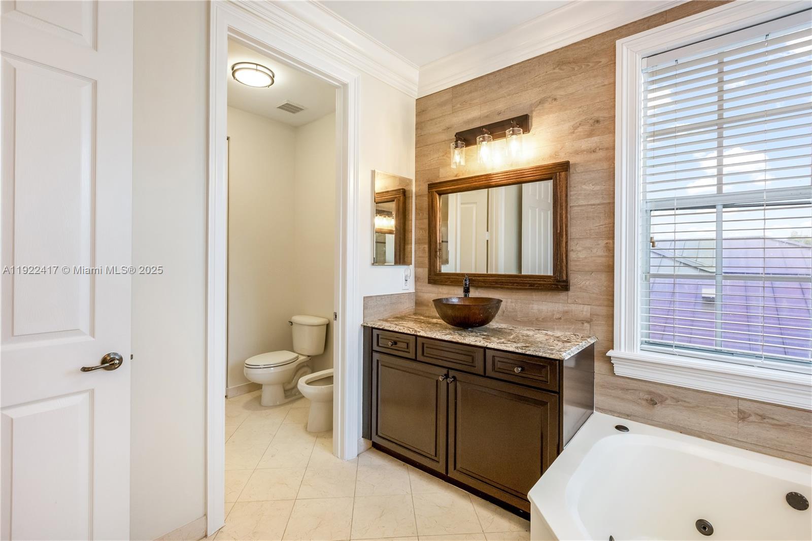 SUNSET LAKES PLAT THREE - Residential