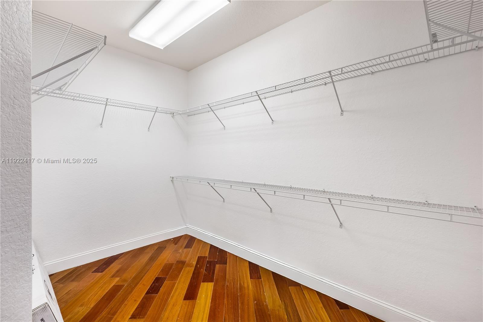 SUNSET LAKES PLAT THREE - Residential