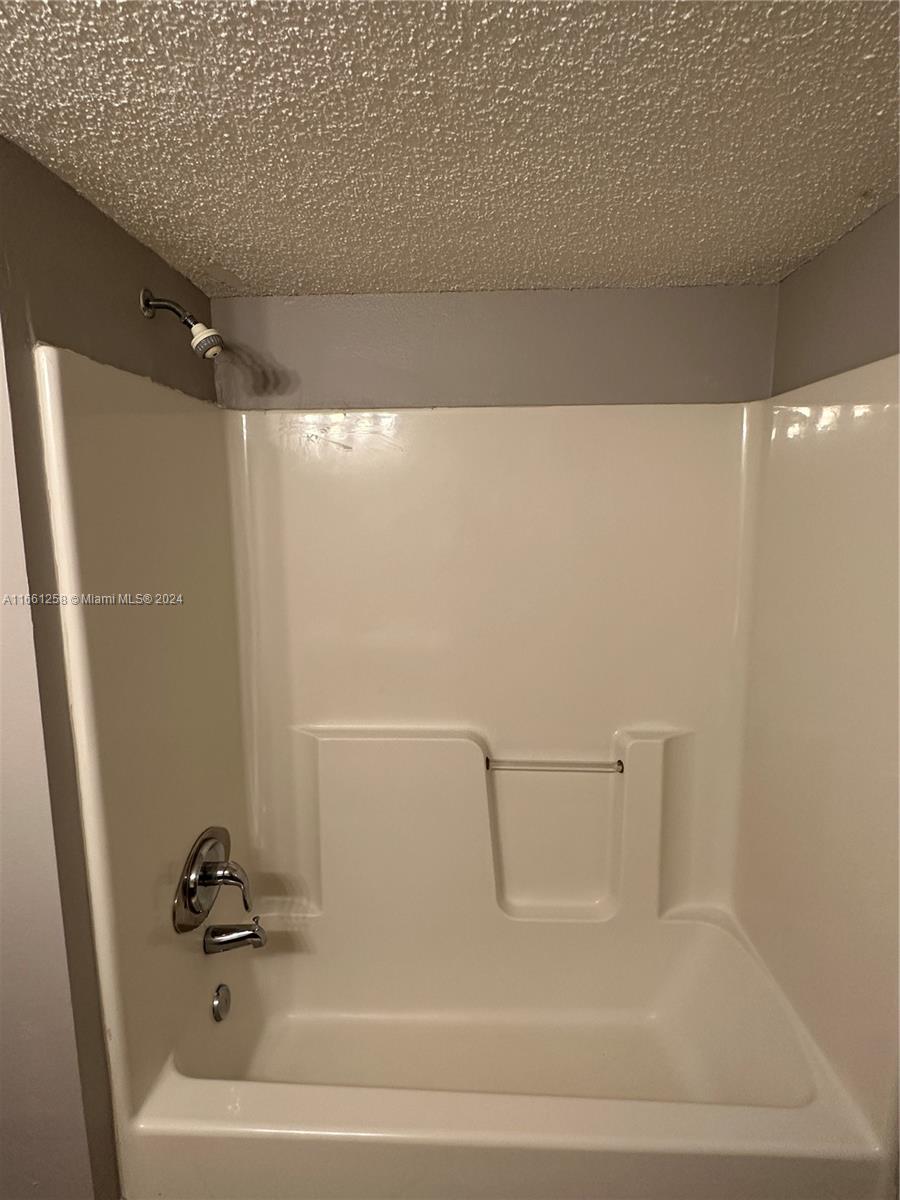 NOB HILL LANDINGS CONDOMI - Residential Lease