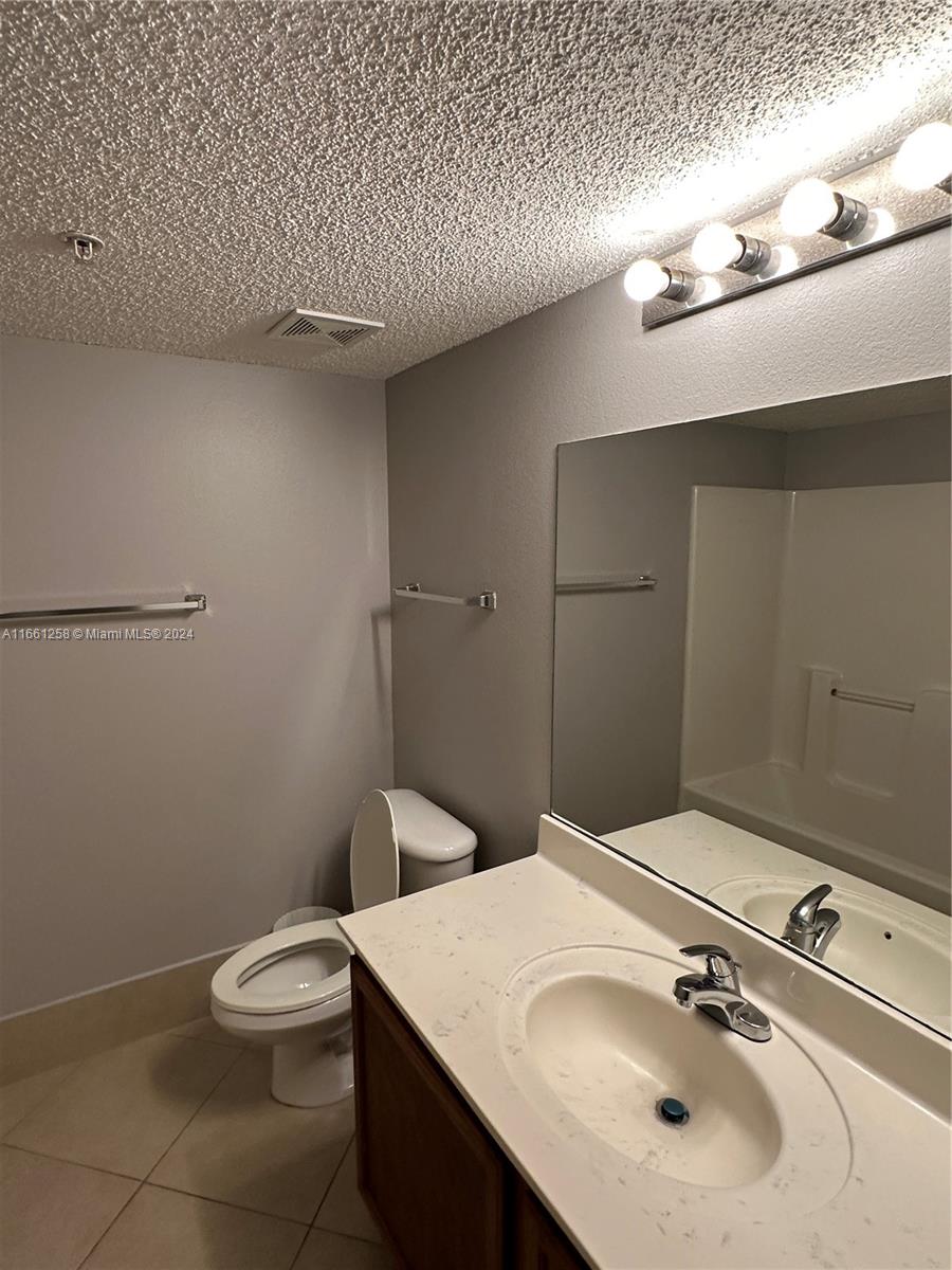 NOB HILL LANDINGS CONDOMI - Residential Lease