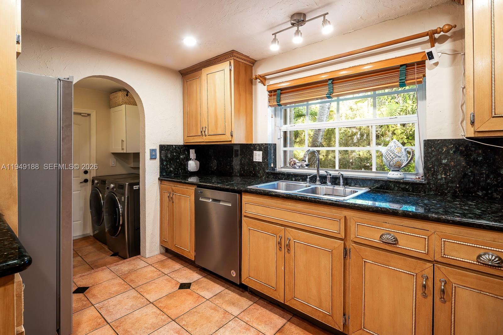 CORAL GABLES GRANADA SEC - Residential