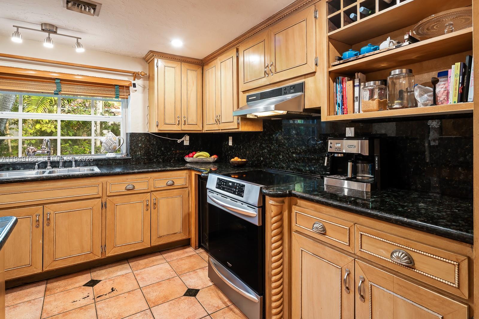 CORAL GABLES GRANADA SEC - Residential