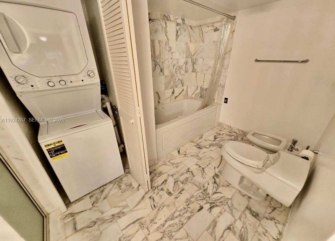 6423 Collins Ave 207