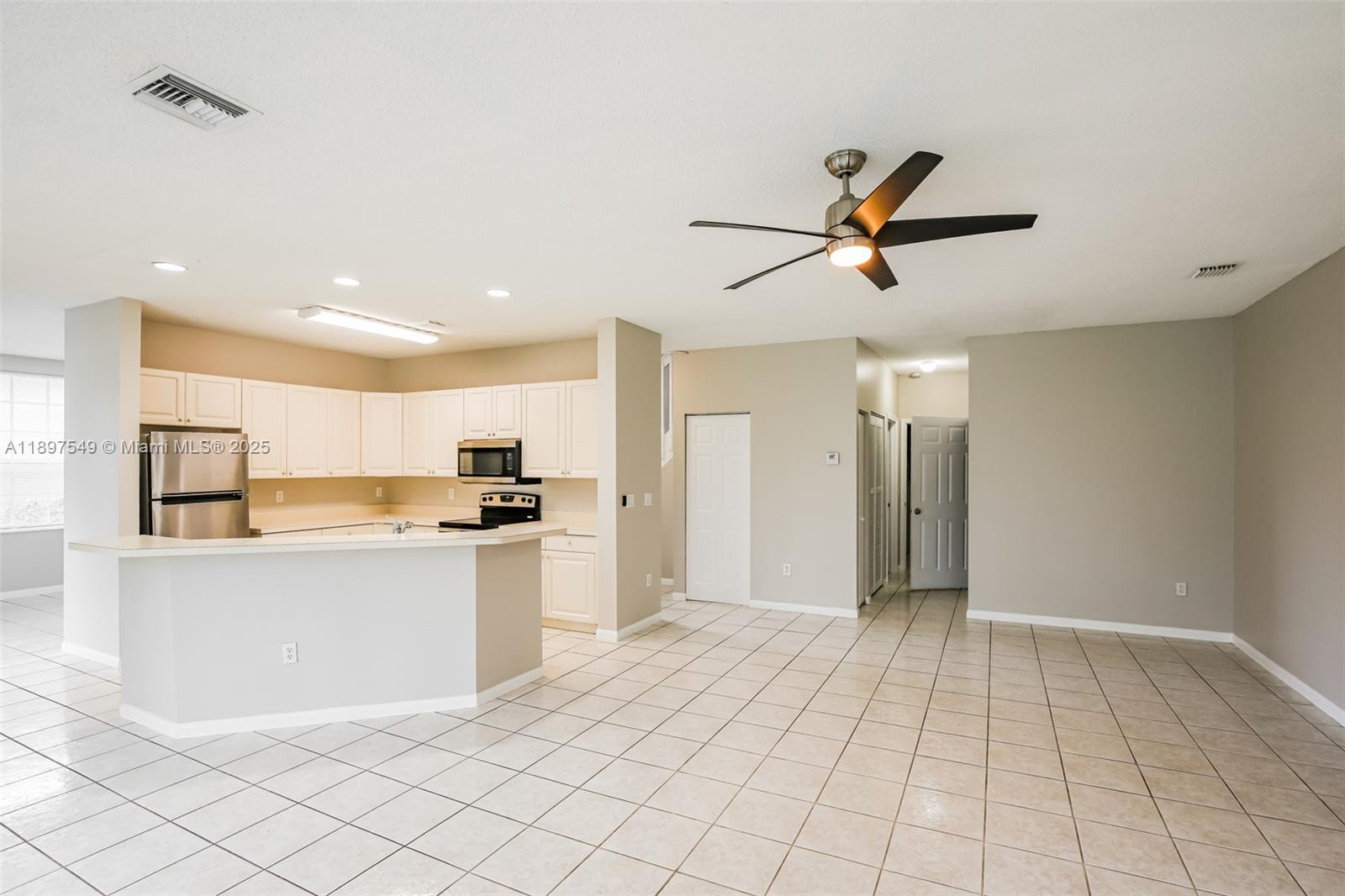 TOWNGATE - Residential Lease